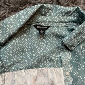 Versona  size small, cover up